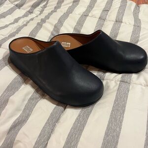Navy fit flop clogs size 9, barely used